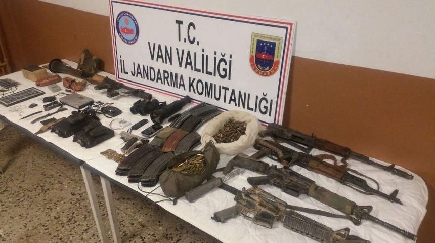 Tsk: "van Ve Diyarbakır&rsquo;da 5 Ter&ouml;rist Etkisiz Hale Getirildi"