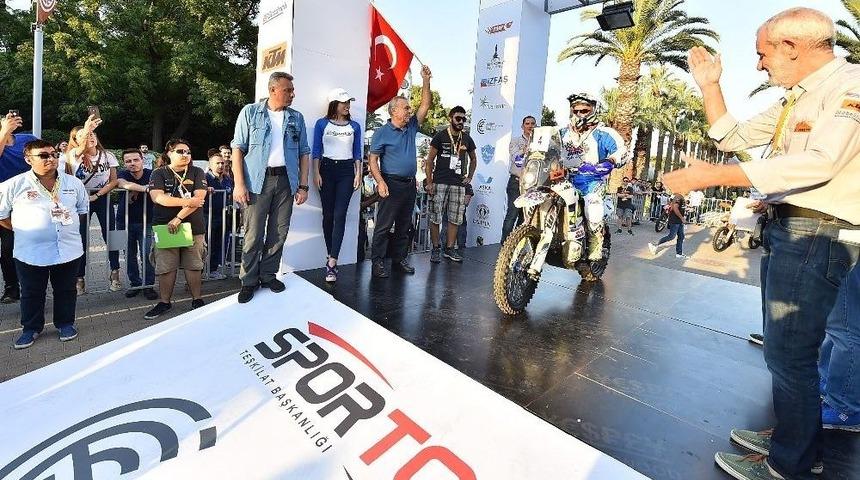 Avrupa&rsquo;nın En Uzun Rallisi İzmir&rsquo;den Başladı