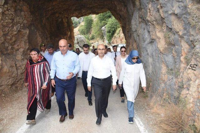 Vali Demirtaş, Kızıldağ Yaylası&rsquo;nda Muhtarlar, Esnaf Ve Vatandaşlarla Buluştu 3