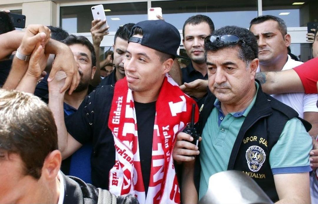 Antalyaspor&rsquo;dan Nasri&rsquo;ye Coşkulu Karşılama
