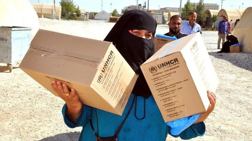 Bayram &Ouml;ncesi Suriyeli M&uuml;ltecilere Temizlik Malzemesi Dağıtılıyor