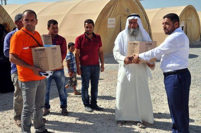 Bayram Öncesi Suriyeli Mültecilere Temizlik Malzemesi Dağıtılıyor