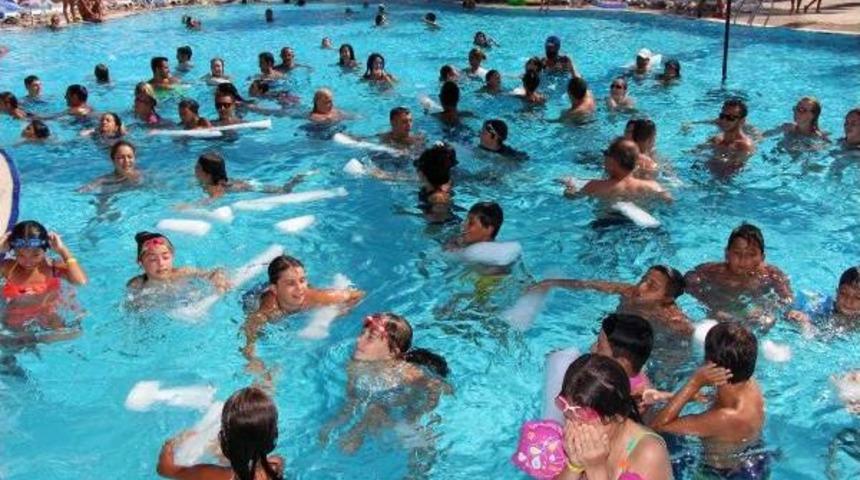 Sıcaktan Bunalana Buzlu Serinlik