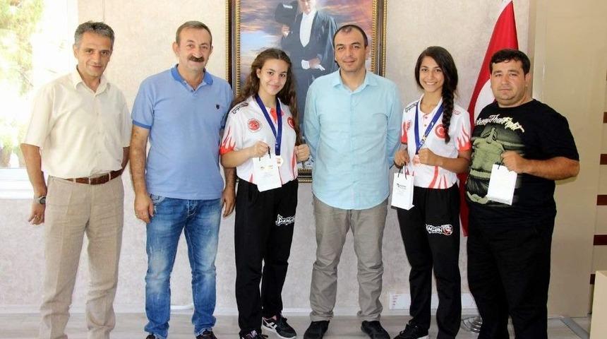 Dünya Şampiyonları Altın İle Ödüllendirildi