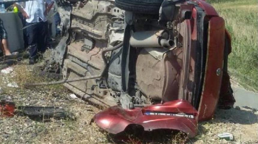 Kırıkkale'de 2 Otomobil Çarpıştı: 2 Ölü, 7 Yaralı