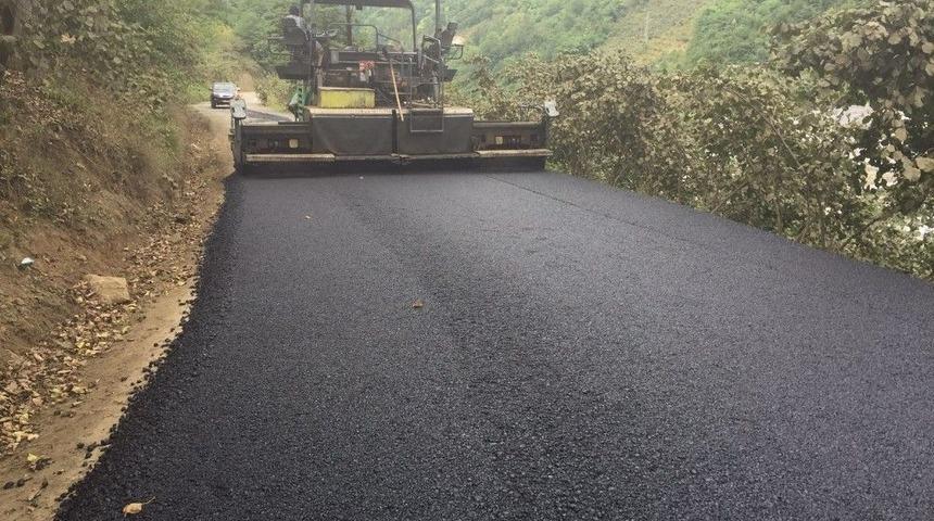 2017’de Trabzon’da Yollara Serilen Asfalt Miktarı 150 Bin Tonu Aştı