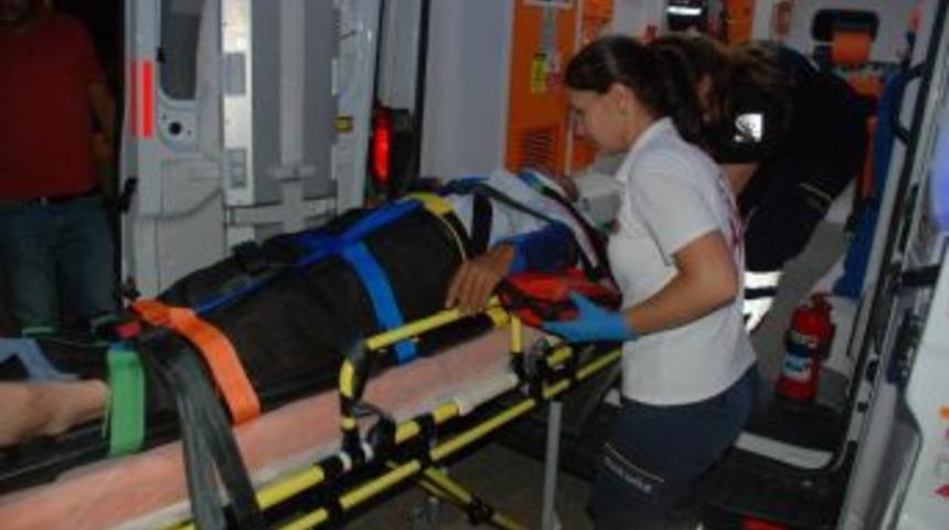 &Ccedil;anakkale&rsquo;de Trafik Kazası: 1 Yaralı