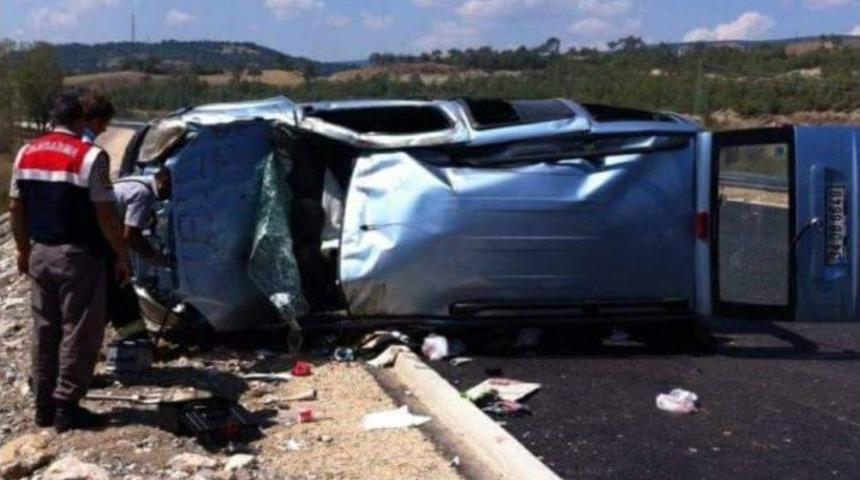 Yoldan &Ccedil;ıkan Otomobil Takla Attı: 5 Yaralı