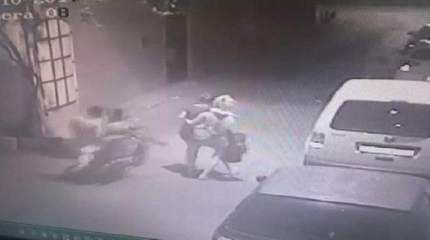 İzmir'de Motosikletli Tacizci Tutuklandı