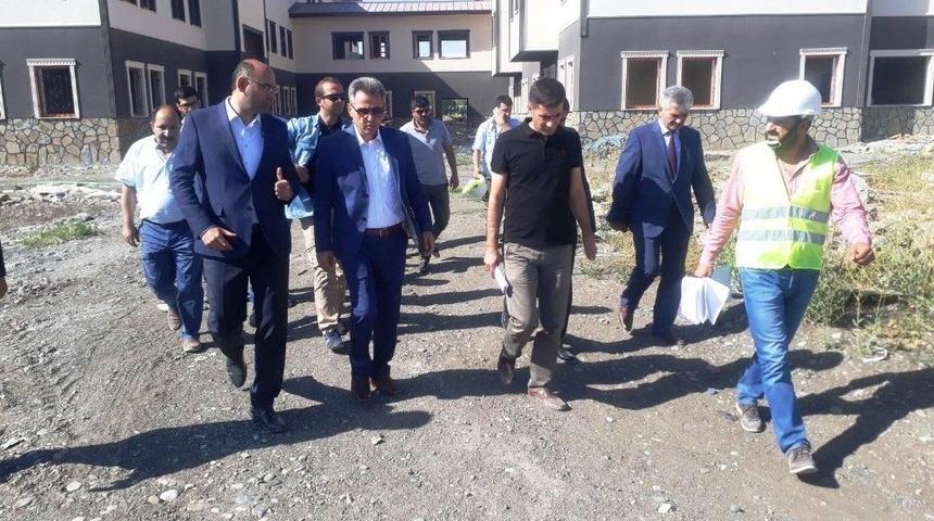 Vali Elban, Geri G&ouml;nderme Merkezi İnşaatında İncelemelerde Bulundu