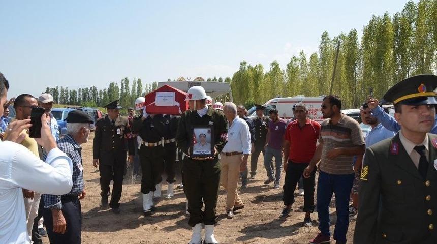 Şehidin Cenaze Namazını Babası Kıldırdı