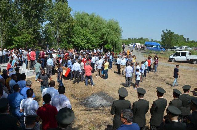 Şehidin Cenaze Namazını Babası Kıldırdı