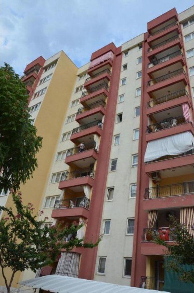 &Ouml;ğretmen, 6 ncı Kattan Atlayıp Intihar Etti 1