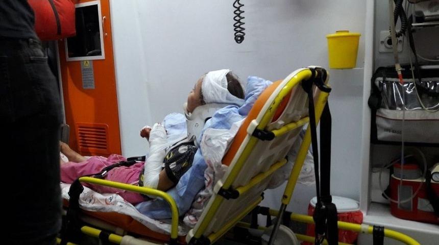 Artvin&rsquo;de Feci Kaza: 5 &Ouml;l&uuml;, 6 Yaralı