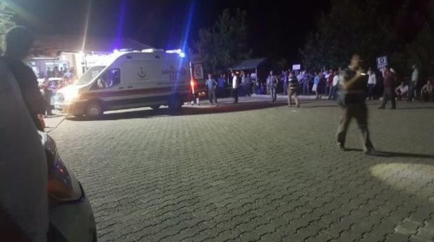 Artvin'de Piknik D&ouml;n&uuml;ş&uuml; Kaza: 5 &Ouml;l&uuml;, 6 Yaralı