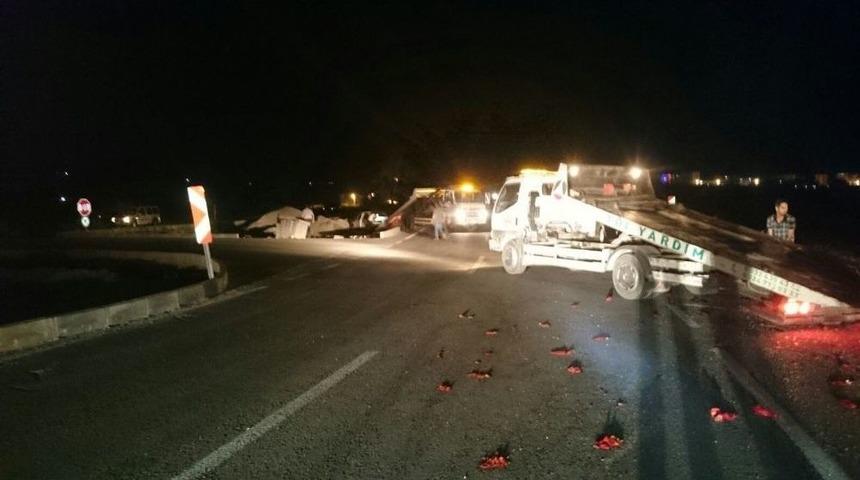 Kavşakta İki Ara&ccedil; Birbirine Girdi: 5 Kişi Yaralandı