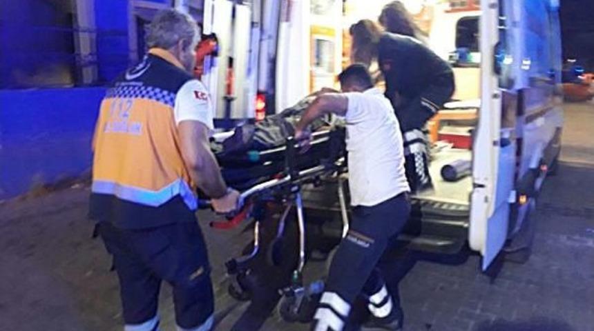 Otomobil, Trakt&ouml;re &Ccedil;arptı: 1 &Ouml;l&uuml;, 2 Yaralı