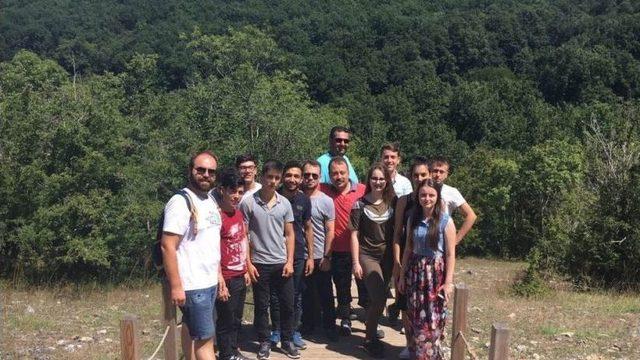 Öğrencilere Kıyıköy Ve Dupnisa Mağarası Gezisi