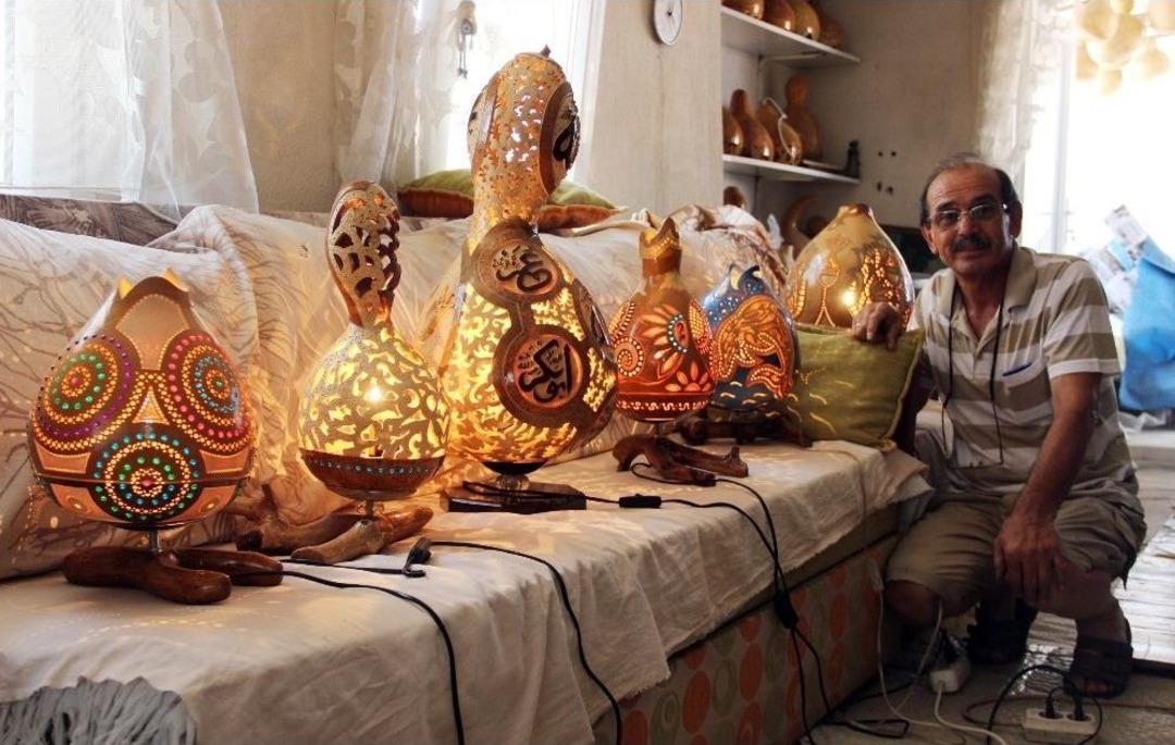 (&ouml;zel Haber) Su Kabakları Onun Elinde Sanat Eserine D&ouml;n&uuml;ş&uuml;yor