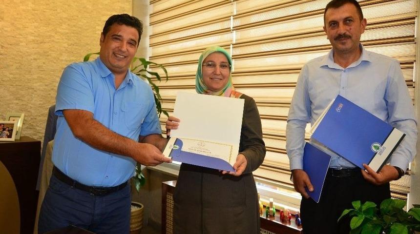 Nezaket Okulu Eğitmenlerine Sertifika