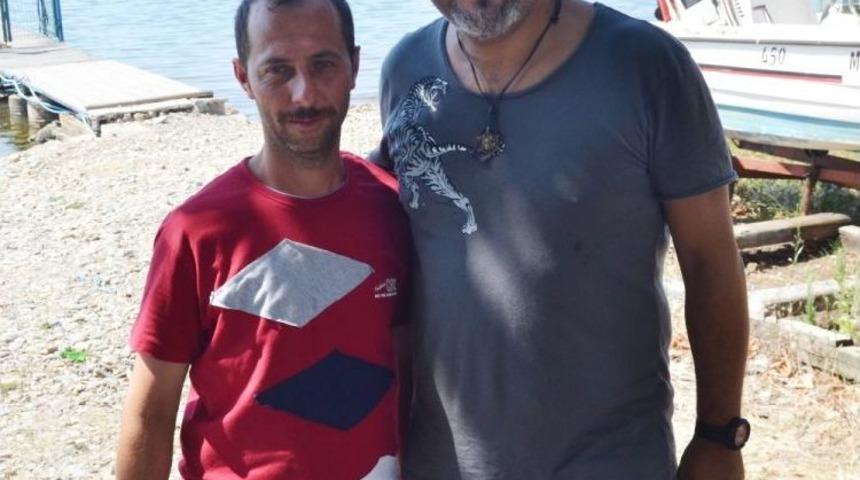 (özel Haber) Karayolları İşçisi, İçinde 10 Bin Liralık Eşya Bulunan Çantayı Sahibine Teslim Etti