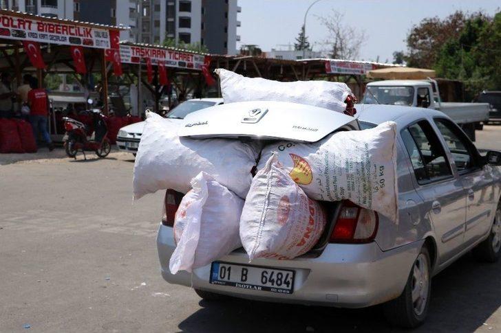 Adana’da Müstakil Evlerin Damları, Çekilmiş Biberler Nedeniyle Kırmızıya Boyandı G5