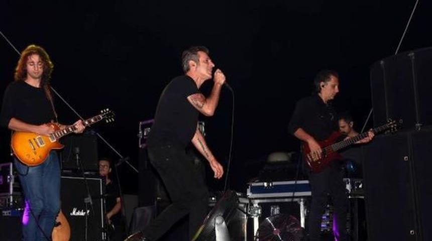 Havacılık Festivali Teoman Konseriyle Sona Erdi