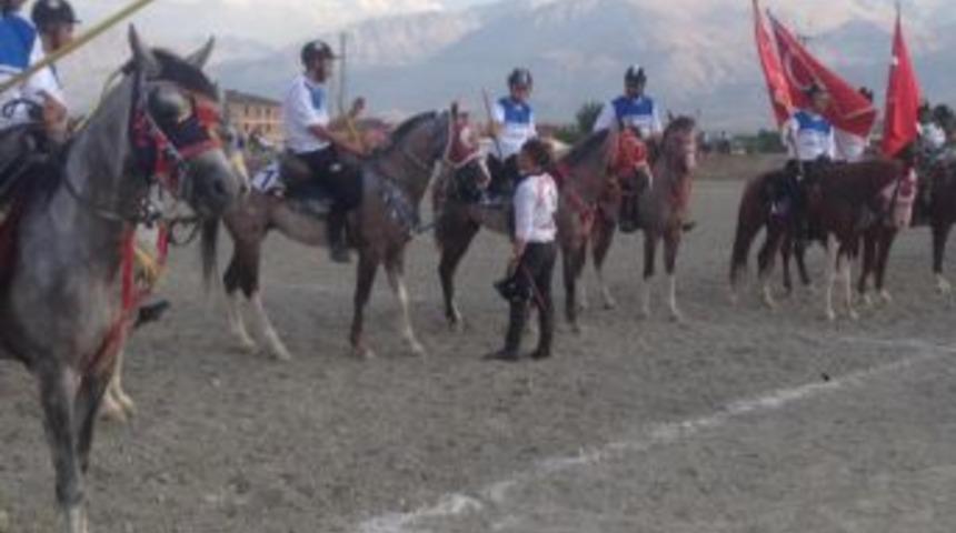 Uşak Ulubey Atlı Spor Kul&uuml;b&uuml;nden B&uuml;y&uuml;k Başarı