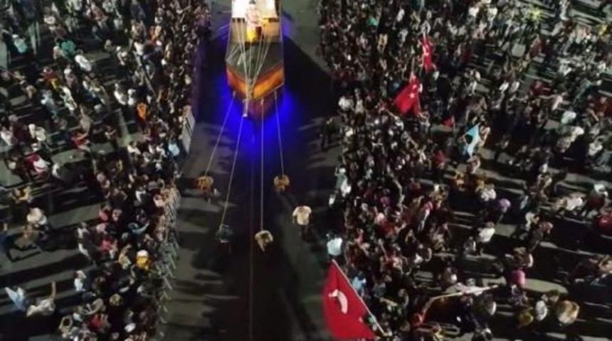 Ankara'daki Festivalde Karadan Gemi Y&uuml;r&uuml;t&uuml;lerek İstanbul'un Fethi Canlandırıldı