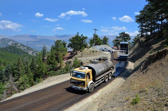 Büyükşehirin Yayla Yoları Asfaltlama Çalışmaları