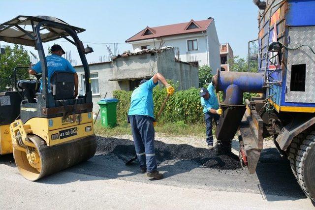 Kartepe’ye Günde 75 Ton Asfalt