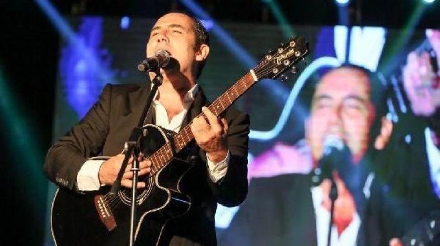 K&ouml;roğlu Festivali'ne Ferhat G&ouml;&ccedil;er Konseriyle Final