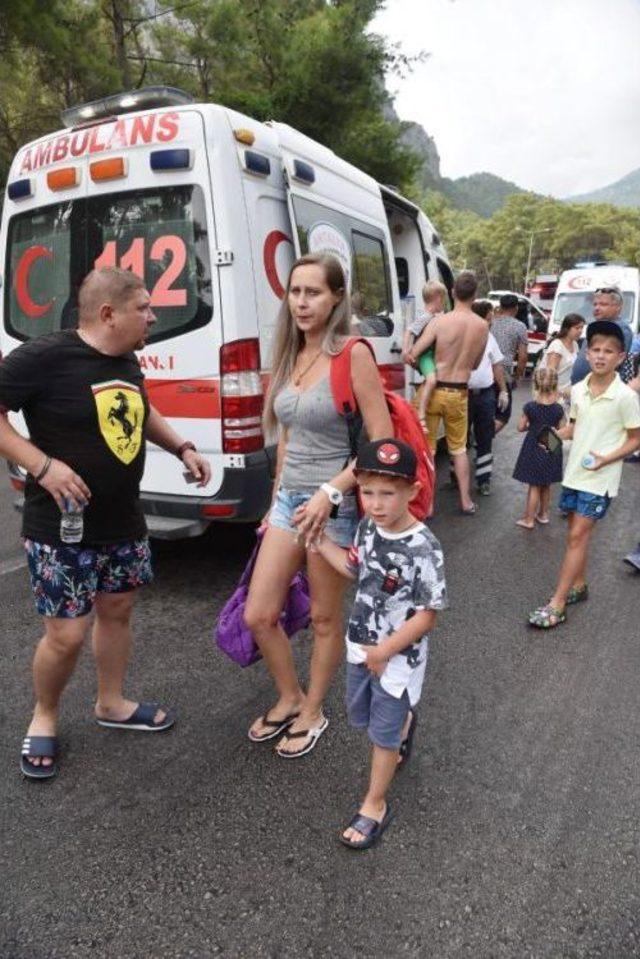 Turistleri Su Parkına Götüren Midibüs Devrildi: 27 Yaralı (2) - Yeniden