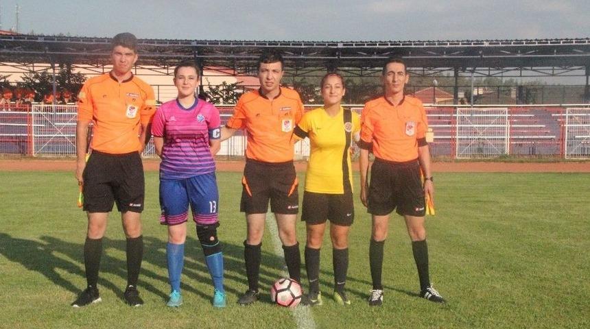 Gen&ccedil; Kızlar Futbol Şampiyonasının İkinci G&uuml;n&uuml; Tamamlandı