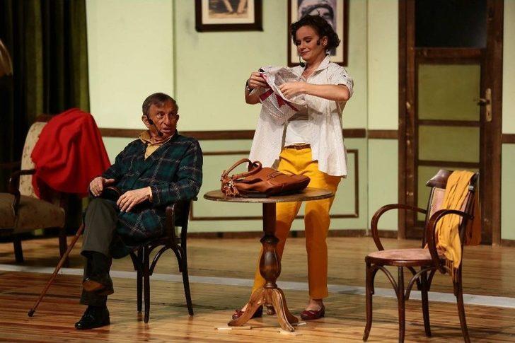 İzmir Fuarı, Yerli Ve Yabancı Ünlüleri Ağırlıyor G1