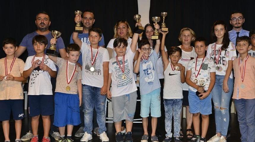 3&rsquo;&uuml;nc&uuml; Satran&ccedil; Turnuvası Sona Erdi