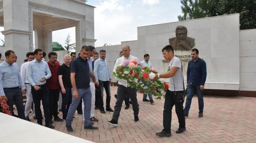 &Uuml;lk&uuml;c&uuml;ler Yesevi Otağinda