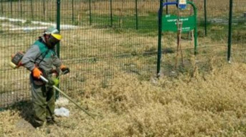 G&ouml;lbaşı&rsquo;nda Kurban Bayramı &Ouml;ncesi Mezarlık Temizliği