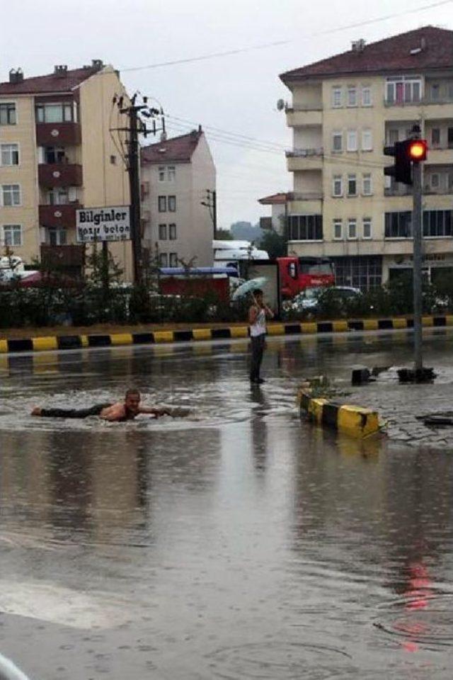 Bartınlı Genç, Su Birikintisinde Yüzmeye Çalıştı