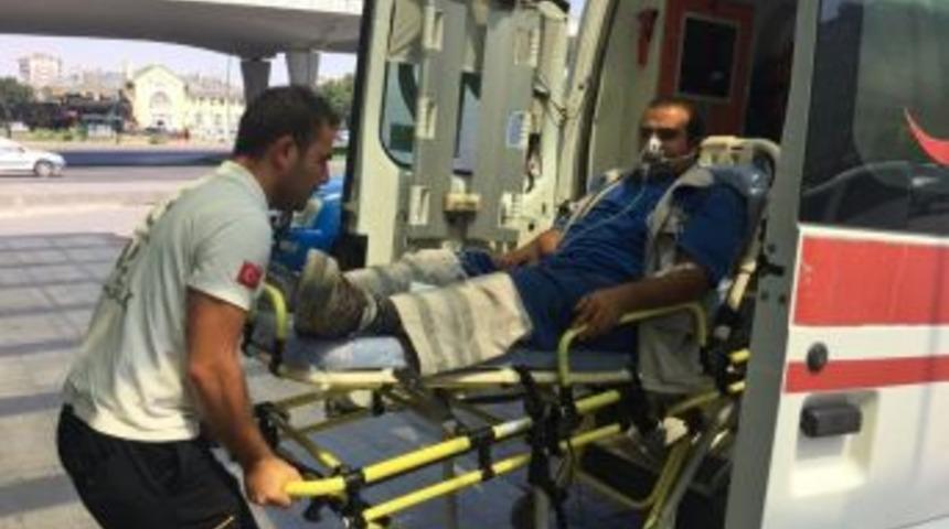 Yılanın Isırdığı İş&ccedil;i Ambulansla Hastaneye Kaldırıldı