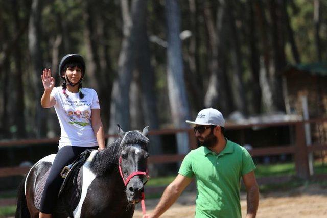 Lösemi Hastası Çocuklar Hafta Sonu Etkinliğinde Bir Araya Geldi