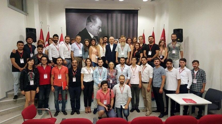 Kılı&ccedil;daroğlu, Parti Okulunda Gen&ccedil;lere İlk Kez Eğitim Verdi