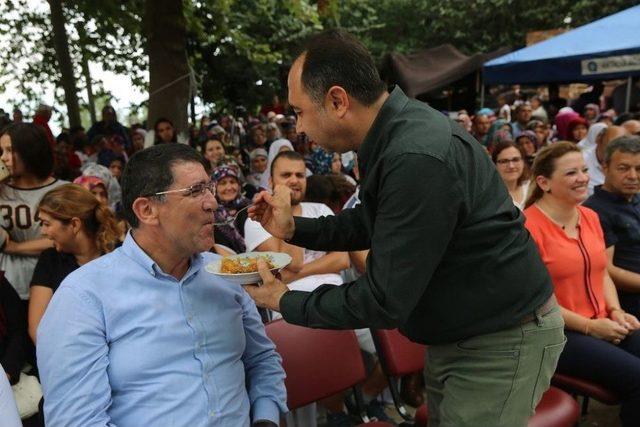 3 Dakikada 2 Kilogram Bal Yedi, ’bana Mısın’ Demedi