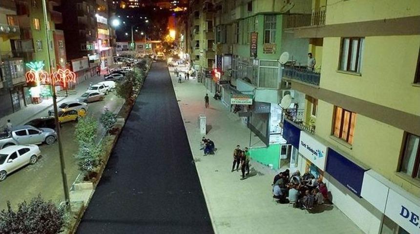 Asfalta Kavuşan Hakkari&rsquo;nin Gece G&ouml;r&uuml;nt&uuml;s&uuml; B&uuml;y&uuml;ledi
