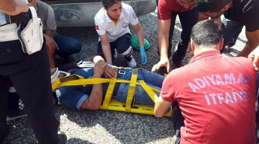 Otomobil Şarampole Yuvarlandı: 2 Yaralı