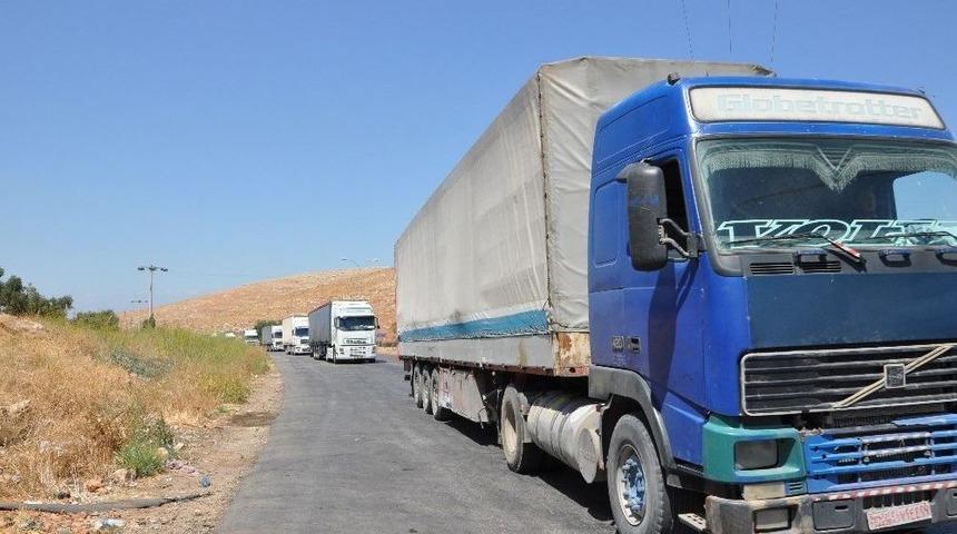 Bm&rsquo;nin 14 Yardım Tırı Suriye&rsquo;ye Ge&ccedil;ti
