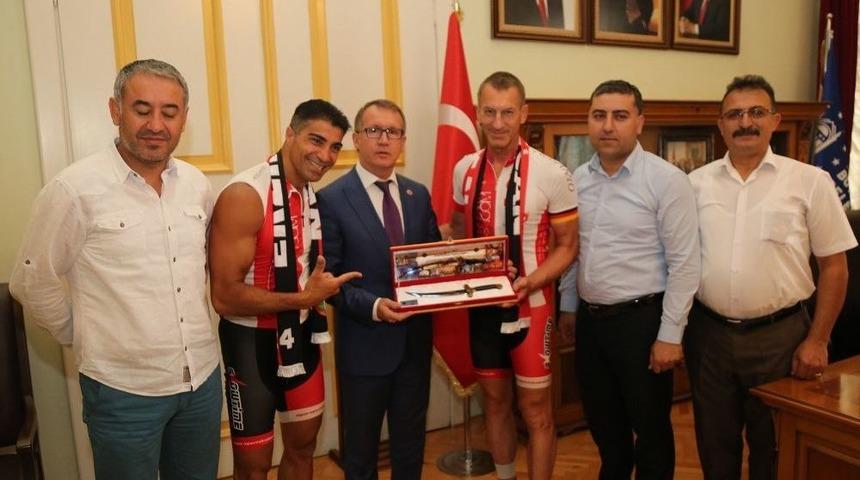 T&uuml;rk-alman Dostluğu İ&ccedil;in Pedal &Ccedil;eviriyorlar