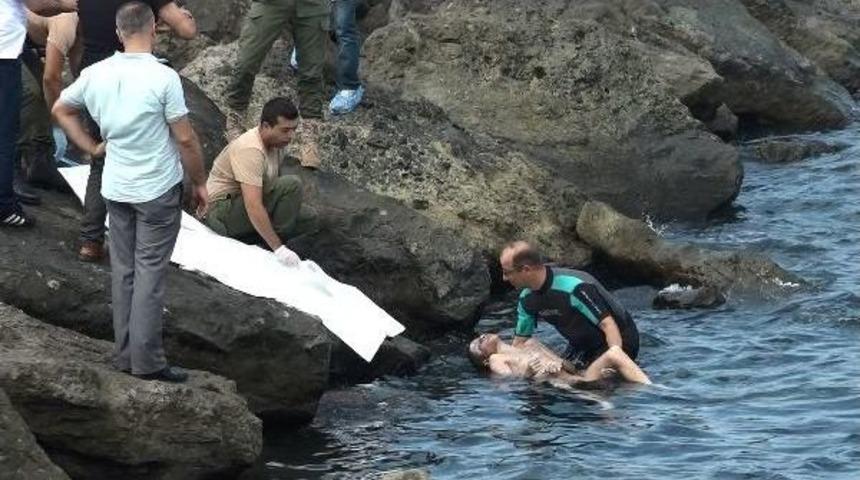 Kayıp &Ccedil;ocuğun Cesedi Denizde Bulundu