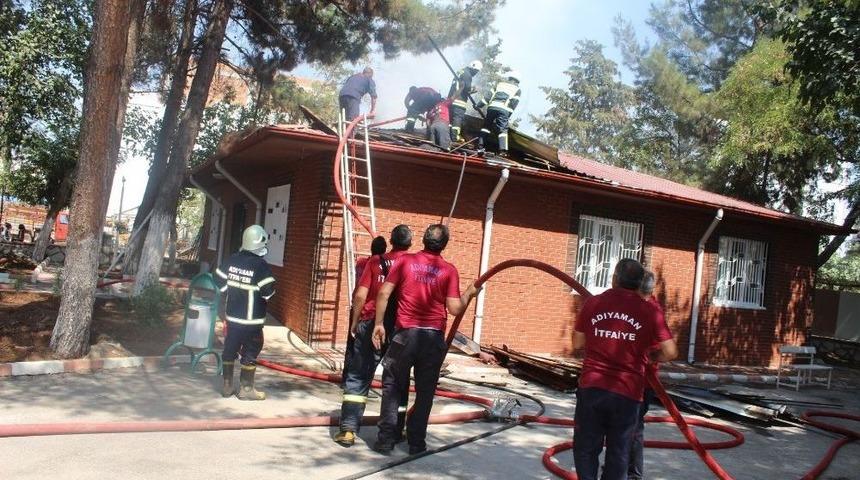 Aile Sağlık Merkezinde Korkutan Yangın