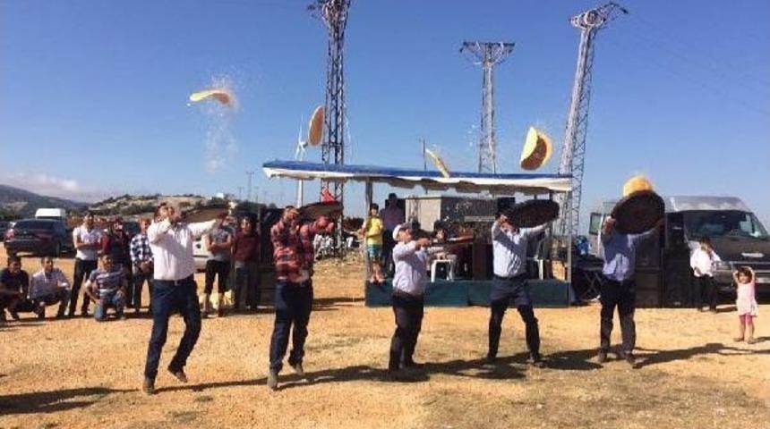 K&uuml;nefeler Havada U&ccedil;tu